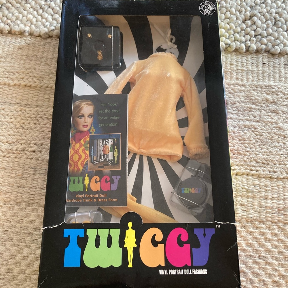 Franklin Mint Twiggy Doll Fashion!